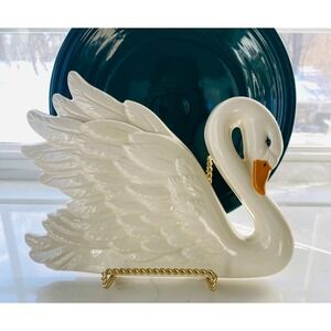 McNees Mold M1208 Vintage White Ceramic Swan Figurine Sculpture Wall Decor